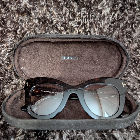 Tom Ford Chick And Stylish Tortoiseshell Sunglasses - Picture 8 of 10